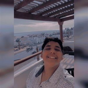 Meet your Posher, Luis